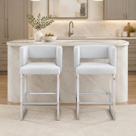 Tabouret de bar en cuir régénéré gris clair, pieds en métal argenté, hauteur 91,4 cm, assise rembourrée 8,3 cm, charge jusqu’à 135 kg – de FLORAGRACE (1/5)