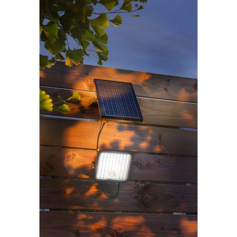 Projecteur LED solaire 2000 Lumens avec détecteur de présence et panneau déporté