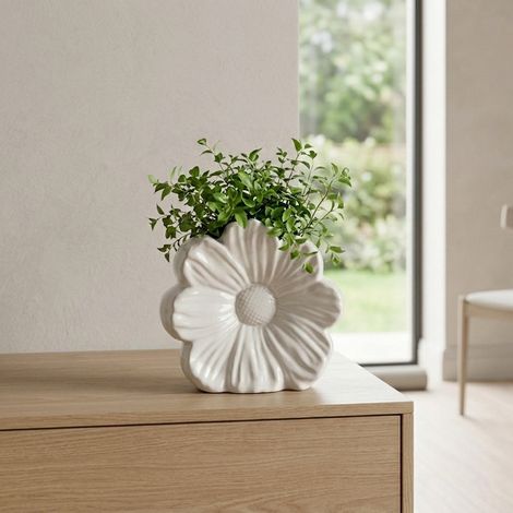 Floral Blanc Sculpted Flower Vase (1/2)