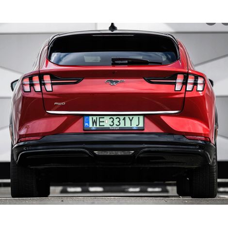 Embellecedor cromado para la tapa del maletero del Ford Mustang Mach-E (1/3)