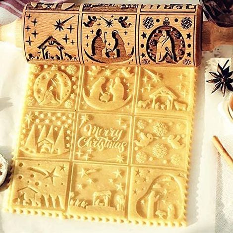 Mattarello a tema natalizio con motivo in rilievo, realizzato in legno testurizzato, decorazione natalizia, utensile da forno. (1/5)