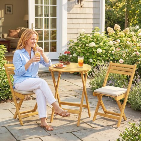 Ensemble de mobilier de balcon 3 pièces, bois certifié FSC, ensemble de mobilier de jardin pliable avec table ronde, 2 chaises, coussins d'assise respirants et assise à lattes.
