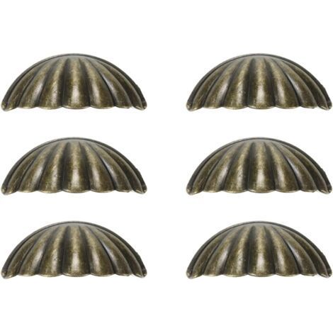 Set of 6 antique bronze shell-shaped pull handles with 6.35 cm (2.5 inch) center holes. (1/5)