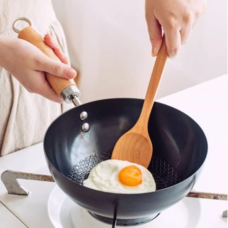 Mini-Wok aus schwarzem Gusseisen, einzelne Antihaftpfanne, 20 cm. (1/5)