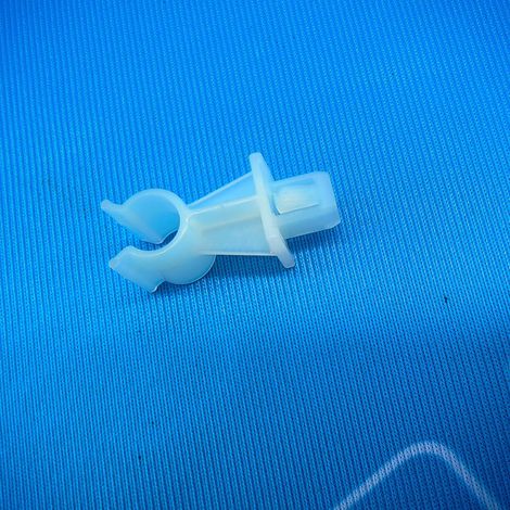 Suitable for Nissan Navara Terra engine hood support rod clamp 65722-ED700 (1/4)