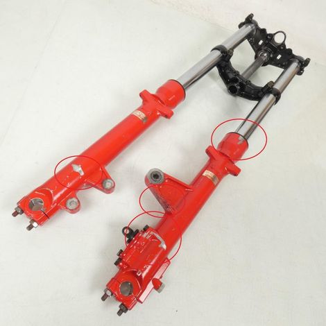 [PRODUIT D'OCCASION] Fourche avec tés Showa rouge pour moto Honda VF 500 F2 1984 à (1/5)