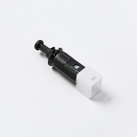 The reference number 7700414988 is suitable for brake light switches from Renault, Nissan and Opel as well as for car brake light switches.