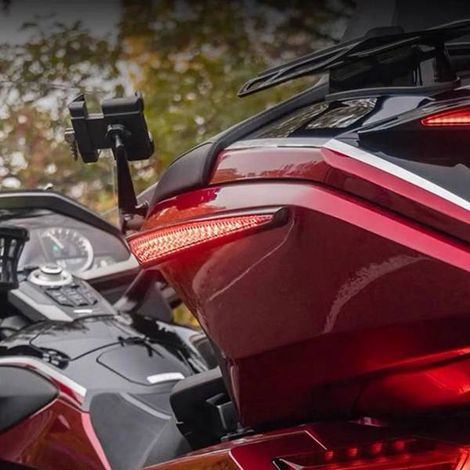 1 pair of side turn lights and side case brake lights for Honda Gold Wing GL1800 motorcycles. (1/4)
