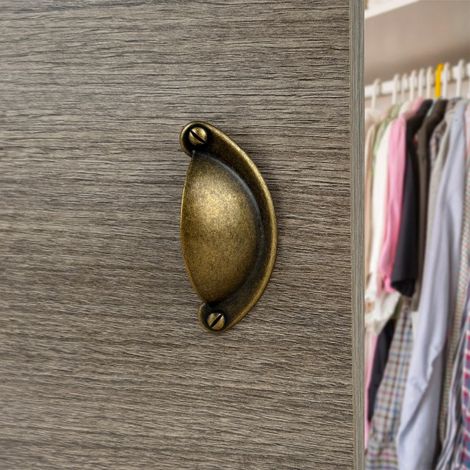 Ouvre&Déco – Poignée de meuble COQUILLE, zamak patiné entraxe 64 mm