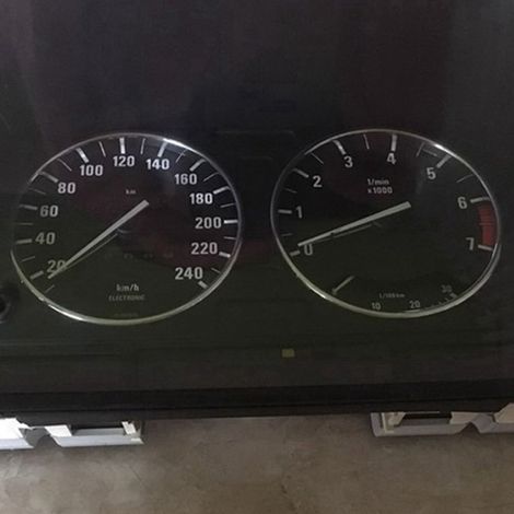 Quatre anneaux de garniture de tableau de bord chromés argentés électroplaqués pour modèles BMW E32/E34 (1/4)