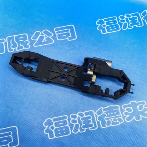 80611-CJ000 is suitable for the left front door outer handle bracket of Nissan Livina L10Z/L11Z and Tiida C11. (1/4)