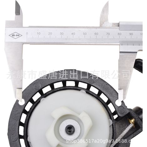 Größerer Seilzugstarter, kompatibel mit 2-Takt-Startern für 43ccm, 47ccm und 49ccm ATVs, Geländefahrzeuge und Roller. (1/4)