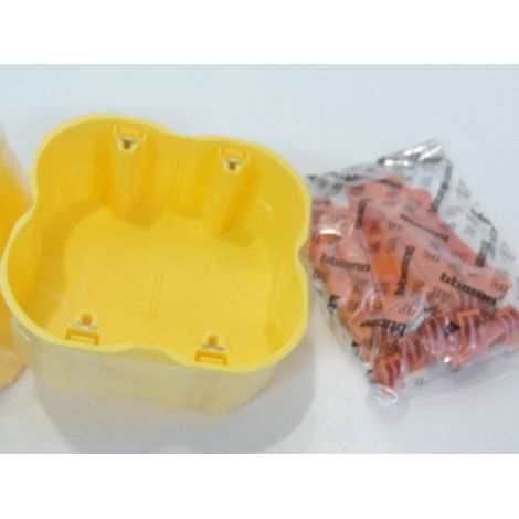 Boîte d'encastrement cloison sèche 3+3 modules (6 modules) jaune 109x114x51mm PB526 BTICINO PB526