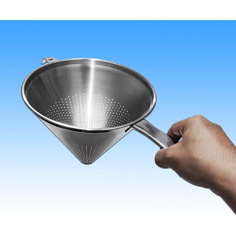 Passoire Tamis avec Poignée - Passoire Conique de Haute Qualité pour Filtrer les Sauces et les Soupes - Acier Inoxydable 18/10 - Diamètre 18 cm - Va au Lave-Vaisselle (1/5)