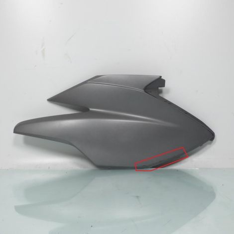 [PRODUIT D'OCCASION] Cache latéral gauche origine pour scooter Suzuki 400 Burgman 2017 (1/3)