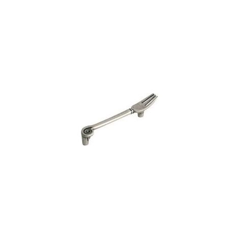 Poignée fourchette - Section : - - Hauteur : 26 mm - Entraxe : 96 mm - Décor : Fer vieilli - Diamètre : - - Epaisseur : 19 mm - Longueur : 128 mm - Matériau : Zamac - SIRO (1/2)