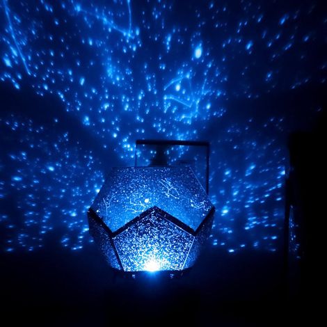 Wiederaufladbare, drehbare Sternenprojektorlampe, Sternenhimmel-Nachtlicht mit Fernbedienung, gelbes, weißes, blaues und schwarzes Licht, Geschenkbox (1 Projektor) (1/5)