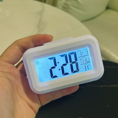 2 digitale Wecker, batteriebetriebener digitaler Wecker, großes Spiegel-LCD-Display mit Temperatur, Datum, Uhrzeit und Alarmeinstellung, geeignet für Zuhause oder Büro.