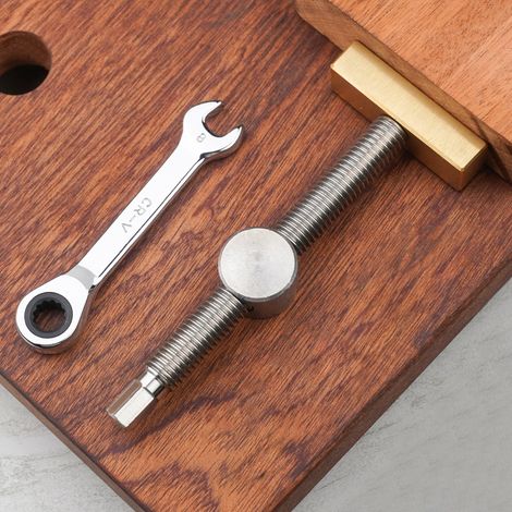 Étau de table pour menuiserie, avec tige de verrouillage à tenon, bloc de fixation en laiton, livré avec une clé à cliquet en acier inoxydable de 8 mm, adapté à un trou de 20 mm dans le plan de travai (1/5)