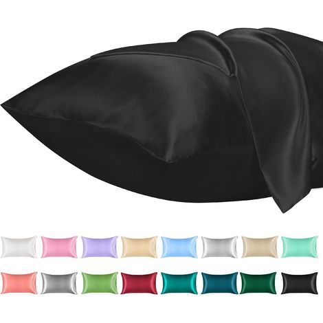 Lot de 2 taies d'oreiller en satin, taille standard, couleur unie douce, en microfibre satinée, fermeture portefeuille, infroissables, résistantes à la décoloration et respirantes (48 x 74 cm, noir) (1/5)