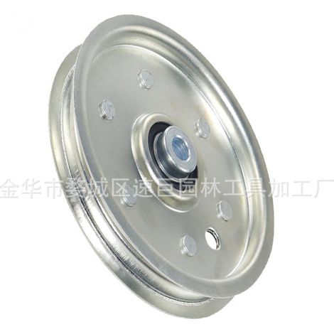 The roue tendeuse de la tondeuse à gazon convenient aux models 756-04400, 01004101, 02004447 et 956-04400. (1/2)