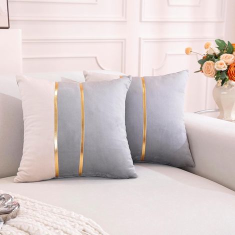 Juego de 2 fundas de cojín decorativas de terciopelo suave con estampado de retazos grises y blancos y ribete de cuero dorado para sofá, dormitorio o sala de estar, 45 x 45 cm. (1/5)