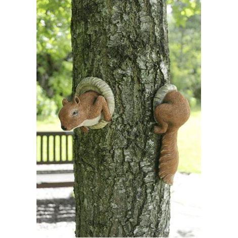 Red Squirrel Garden Animal Tree Peeker Novelty Outdoor Garden Ornament Garden Tree Decoration Garden Sculpture Lawn Statues Home Decor.