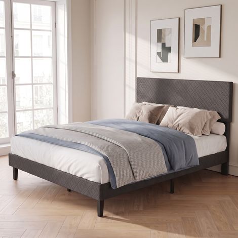 Letto matrimoniale 140 x 200 cm – Letto per adulti – Motivo geometrico – Rete a doghe in legno e metallo – Biancheria grigia (1/5)