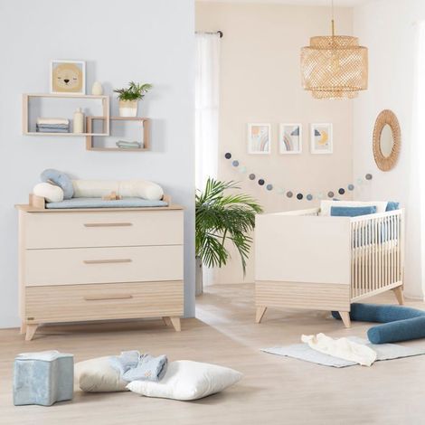 Ensemble chambre bébé évolutif 70x140 cm – Lit avec sommier réglable et barreaux amovibles – Commode à langer avec 3 tiroirs – Roba (1/5)