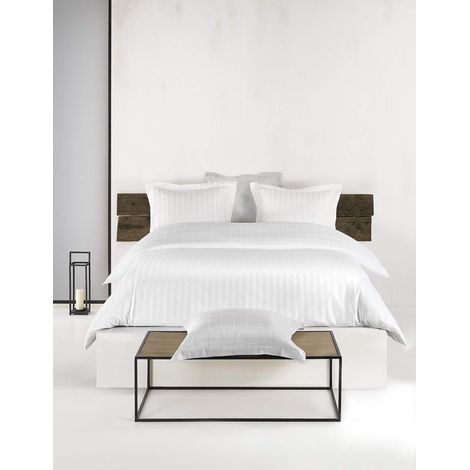 Parure Housse de Couette + 2 Taies d'Oreiller avec Volant Coton Peigné Blanc 200 x 220 cm (1/4)