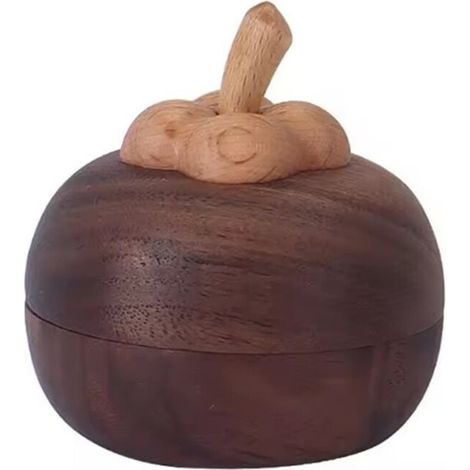 Questo diffusore di oli essenziali in legno, dal design raffinato e dalla forma che ricorda un mangostano, è un profumato ornamento da scrivania realizzato in legno massello.