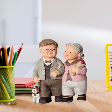 Statue en résine représentant un couple de personnes âgées, objet de décoration romantique, figurine de couple heureux pour loisirs créatifs. (1/5)