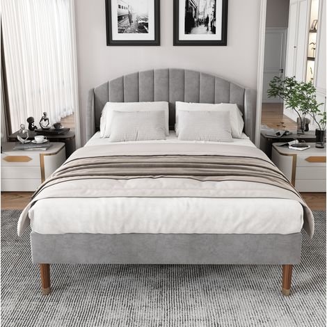 Bett modern gepolstert aus Samt Grau 140x200 cm mit hohem Kopfteil und Lattenrost (1/5)