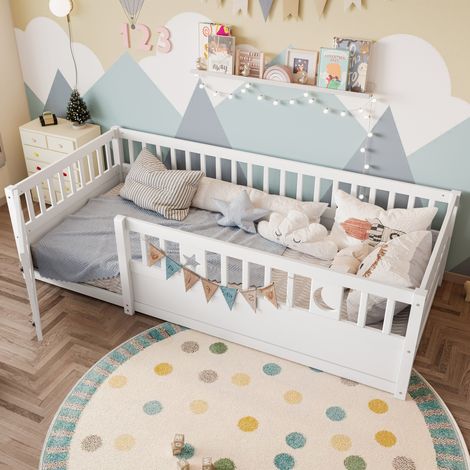 Letto per bambini minimalista 90x190 cm con barriera di sicurezza, decorazioni stella e luna, legno di pino bianco (1/5)