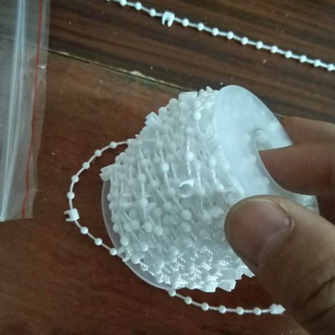 20 Meter langes Set vertikaler Jalousien mit 89 mm Perlenkette, vertikale Jalousien mit Perlenkette am unteren Rand, Zubehör für Perlenvorhänge (1/5)