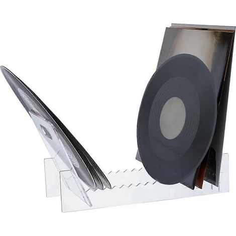 Aufbewahrungsregal für 12-Zoll- und 10-Zoll-Schallplatten.