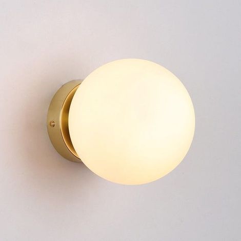 Applique murale en verre boule style moderne - Finition dorée, luminaire chic pour salon ou couloir (1/4)