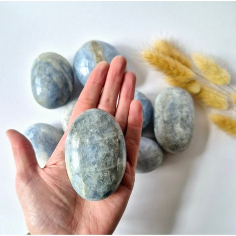 Galet de Célestine Pierre de Paume Naturelle pour Méditation et Relaxation Bleu 6-8 cm - PANGIVO (1/2)