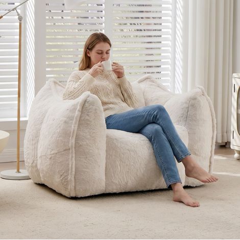 Riesensitzsack aus Kunstfell, 123 x 97 x 73 cm, beige, OKMYHOME (1/5)