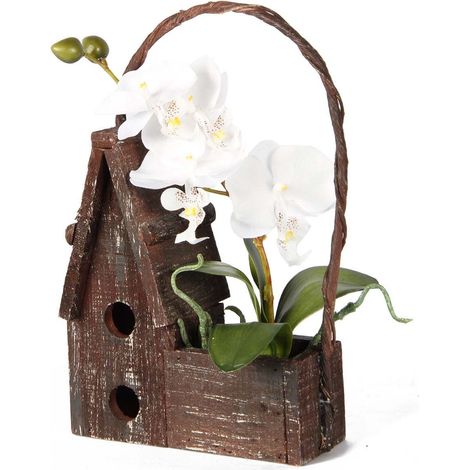 Maison en bois avec orchidées artificielles