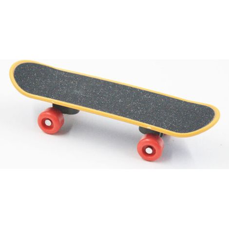 Petits et moyens jouets éducatifs de type skateboard sous les pieds