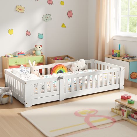 Bodenbett 120x200 cm, Kinderbett mit Rausfallschutz und Tür, Montessori Bett aus Massivem Kiefernholz, Modern Schlicht, Holz Weiß (Ohne Matratze)