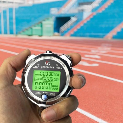Chronomètre numérique – Nosheir – YS-2018, coque métallique, écran lumineux, fonction mémoire – pour sport, entraînement et course (1/4)