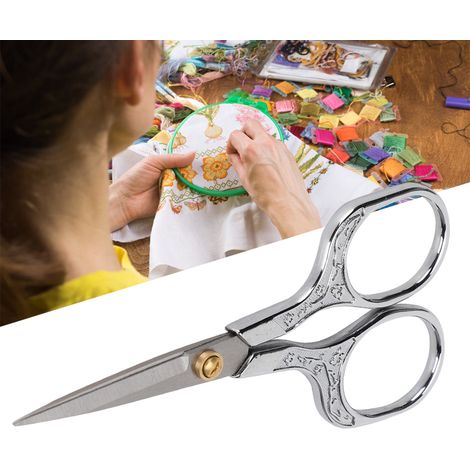 Ciseaux de Couture Vintage en Argent pour Broderie et Créations Artisanales (1/5)