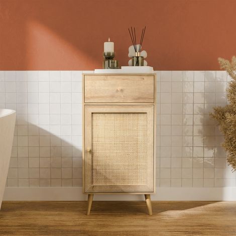 Sweeek – Meuble de rangement salle de bain bois et cannage – 1 tiroir – 1 étagère – Dimensions 45 x 36 x 90 cm – Style bohème naturel (1/5)