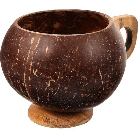 Tasse en coquille de noix de coco avec anse, idéale pour boire du thé lors d'une fête hawaïenne. (1/5)