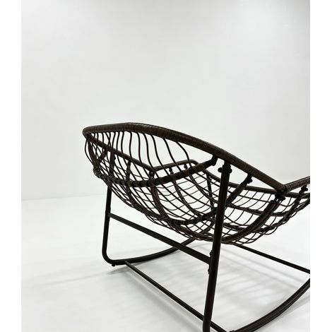 Poltrona a dondolo da esterno 106 x 90 x 78 cm in rattan sintetico grigio con cuscino - CHICFURN (1/5)