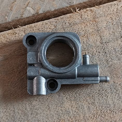 Oil pump compatible with Echo CS350 CS-355T CS-360T CS2600 chainsaws for automatic oil supply. (1/4)