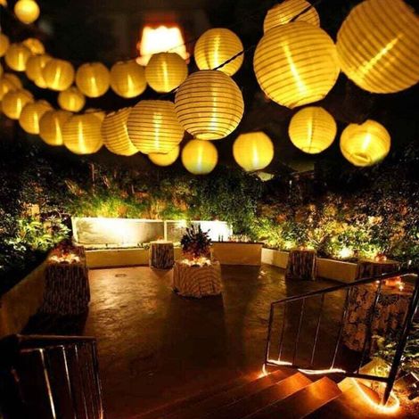 Guirlande lumineuse solaire d'extérieur à 30 LED, 6.5 m, blanc chaud, idéale pour jardin, terrasse, balcon et mariage.