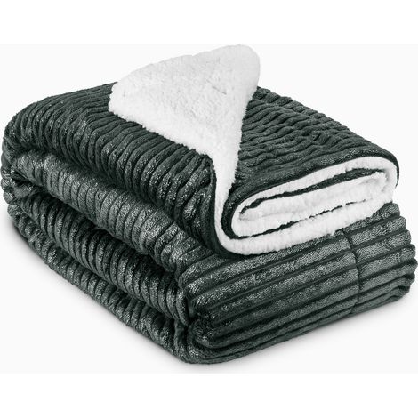 Beautissu Couvre lit Elisa Couverture Polaire avec Impressions Scintillantes	Noir, 220cm, 240 (de)